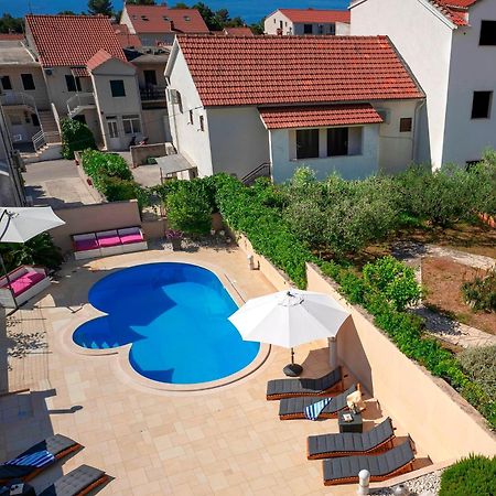 Hektorovic Poolside Apartments Bol Luaran gambar