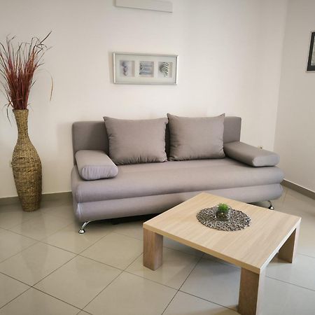 Hektorovic Poolside Apartments Bol Luaran gambar