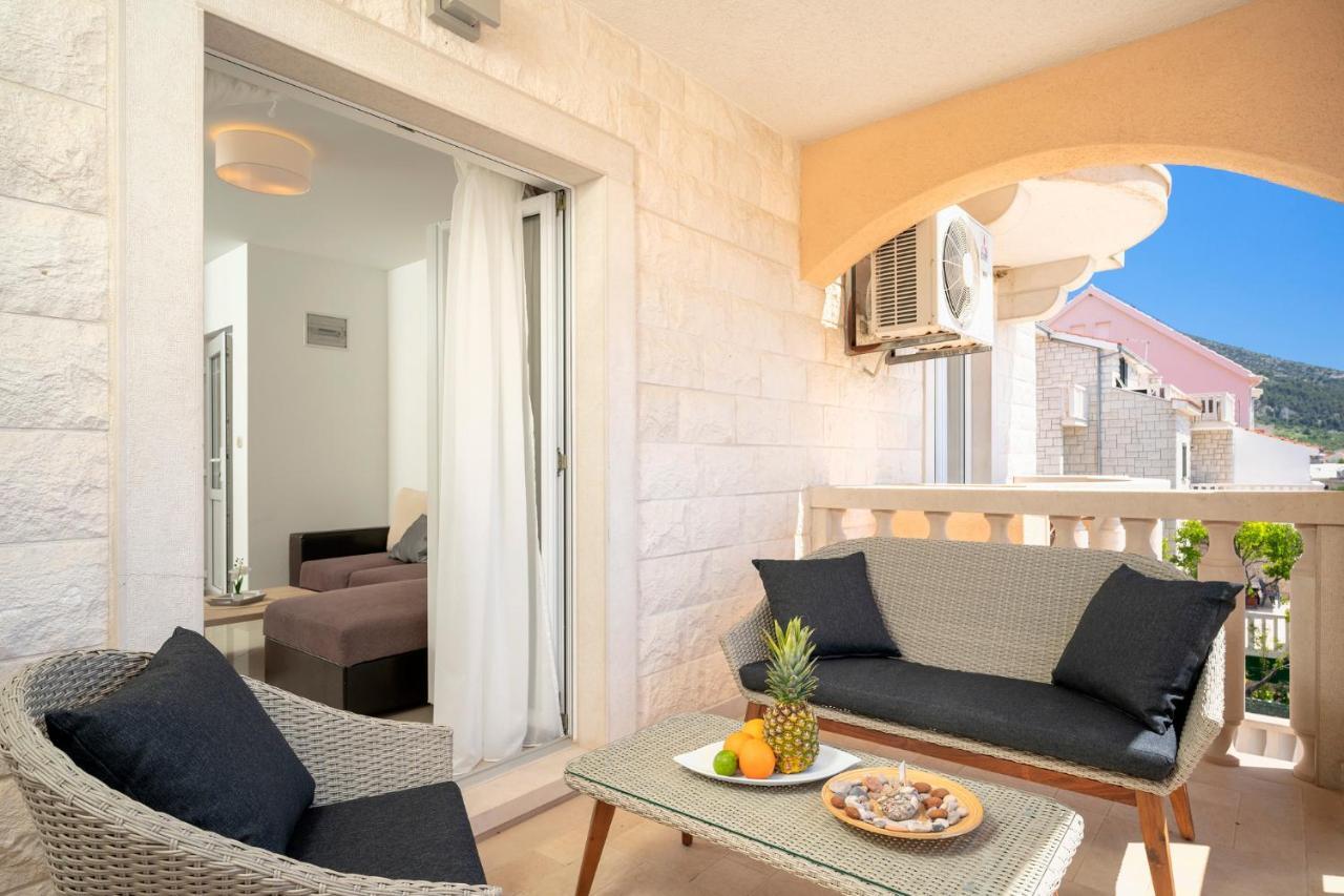 Hektorovic Poolside Apartments Bol Luaran gambar