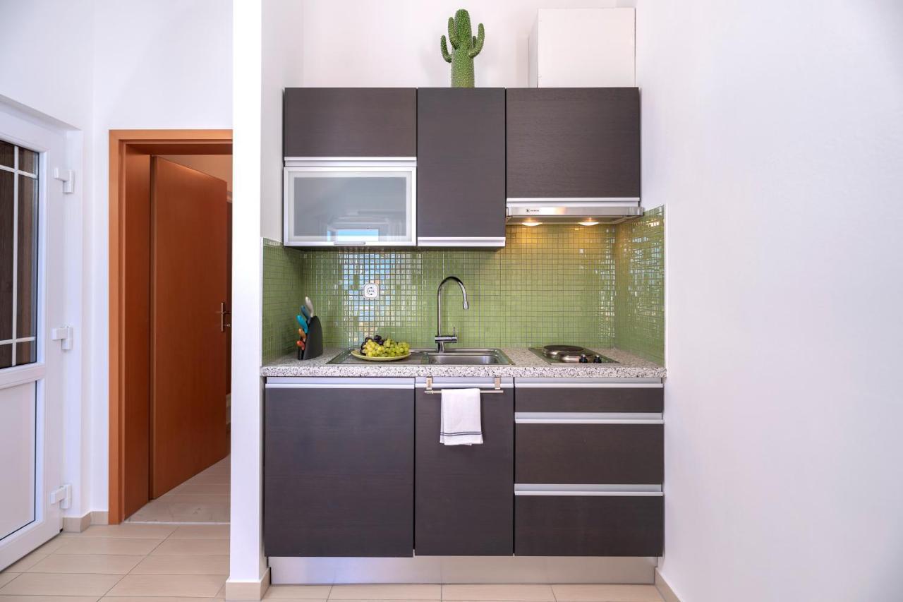 Hektorovic Poolside Apartments Bol Luaran gambar