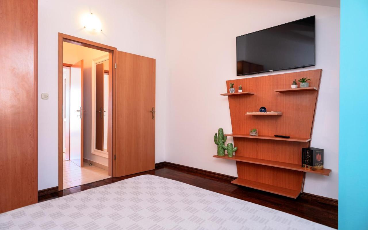 Hektorovic Poolside Apartments Bol Luaran gambar