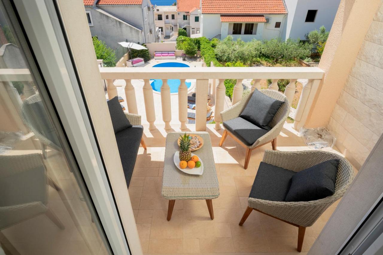 Hektorovic Poolside Apartments Bol Luaran gambar
