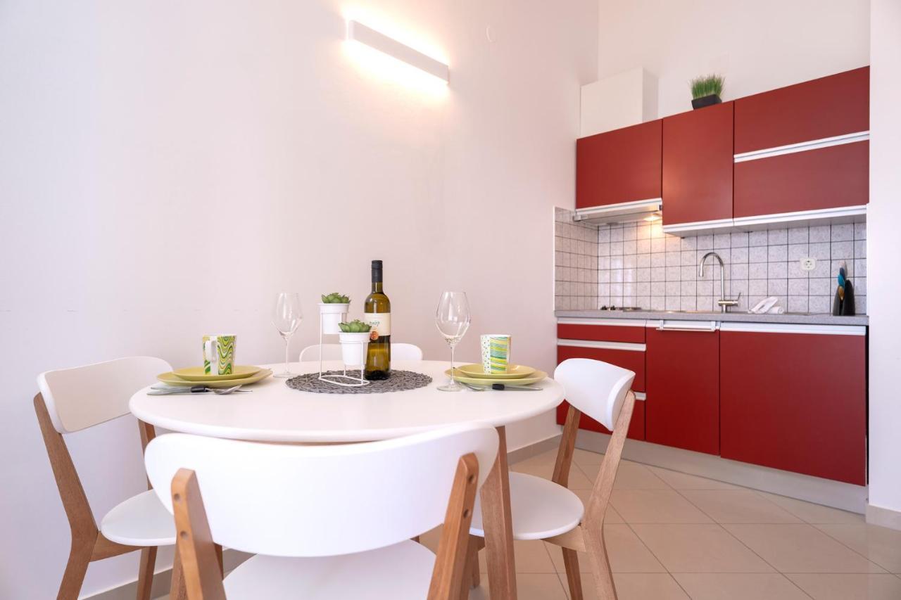 Hektorovic Poolside Apartments Bol Luaran gambar