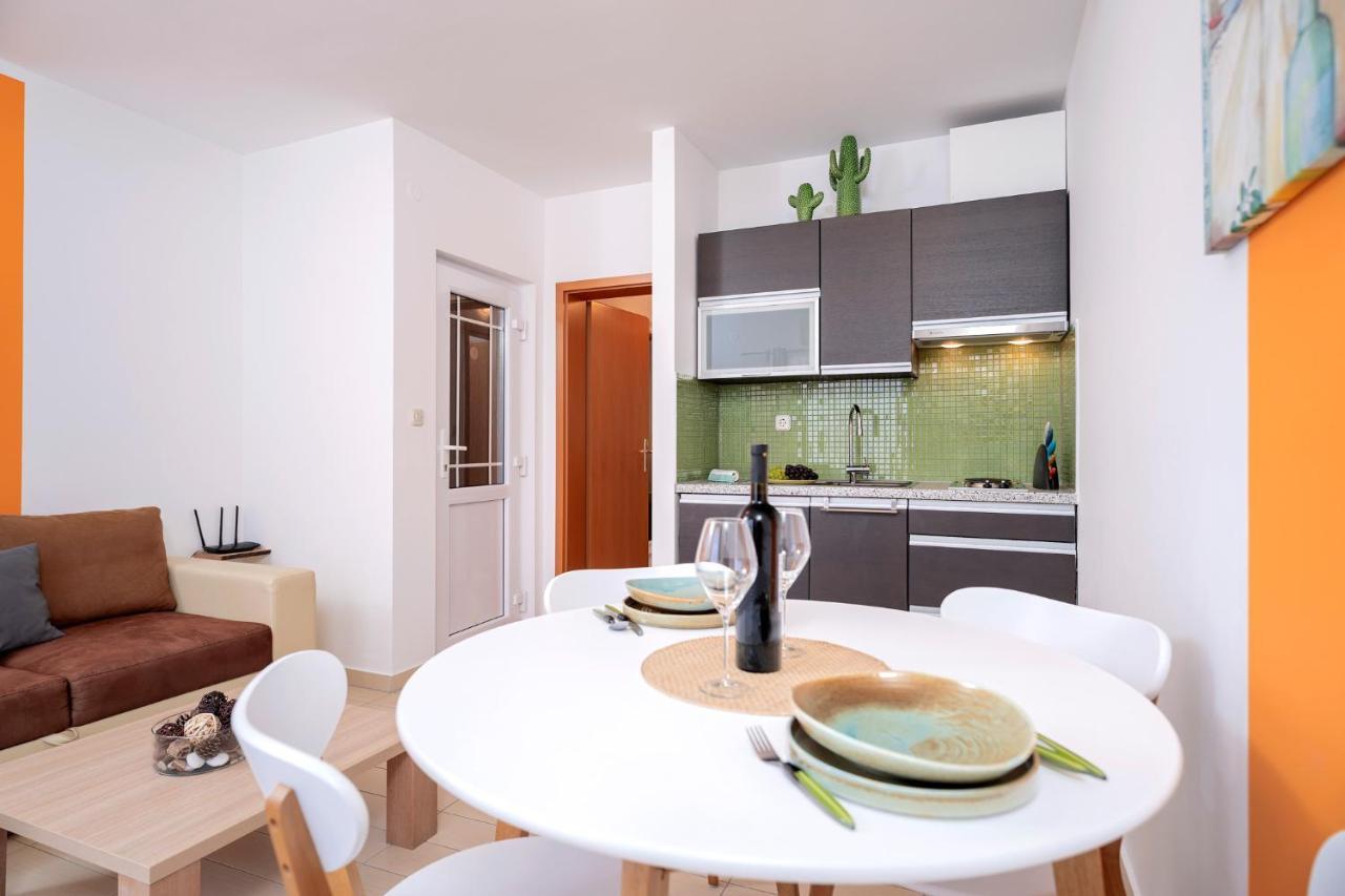 Hektorovic Poolside Apartments Bol Luaran gambar