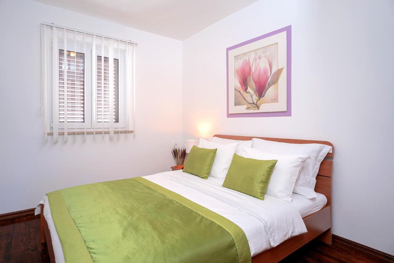 Hektorovic Poolside Apartments Bol Luaran gambar