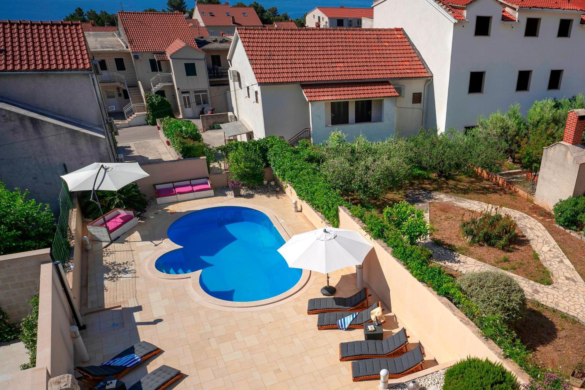Hektorovic Poolside Apartments Bol Luaran gambar